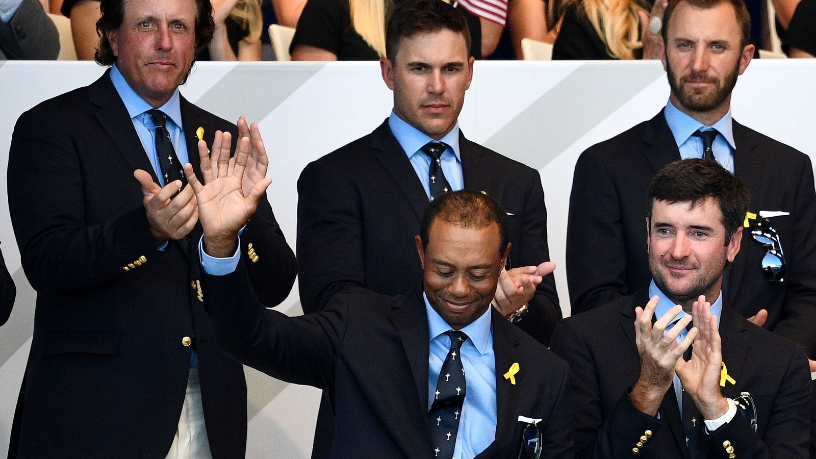 Furyk announces Tiger Woods' name at opening ceremony, Paris goes wild