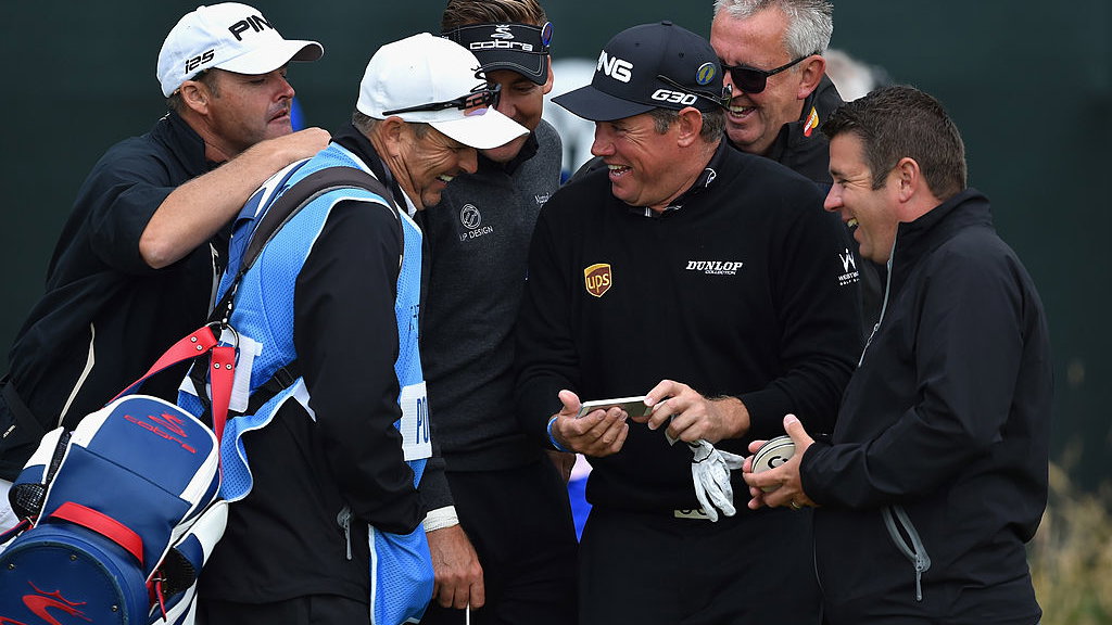 8 ridiculous habits golfers pick up through watching the pros