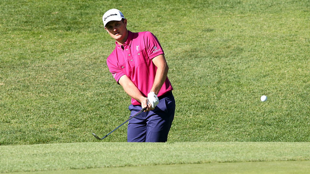 5 steps to play the bump and run golf chip shot