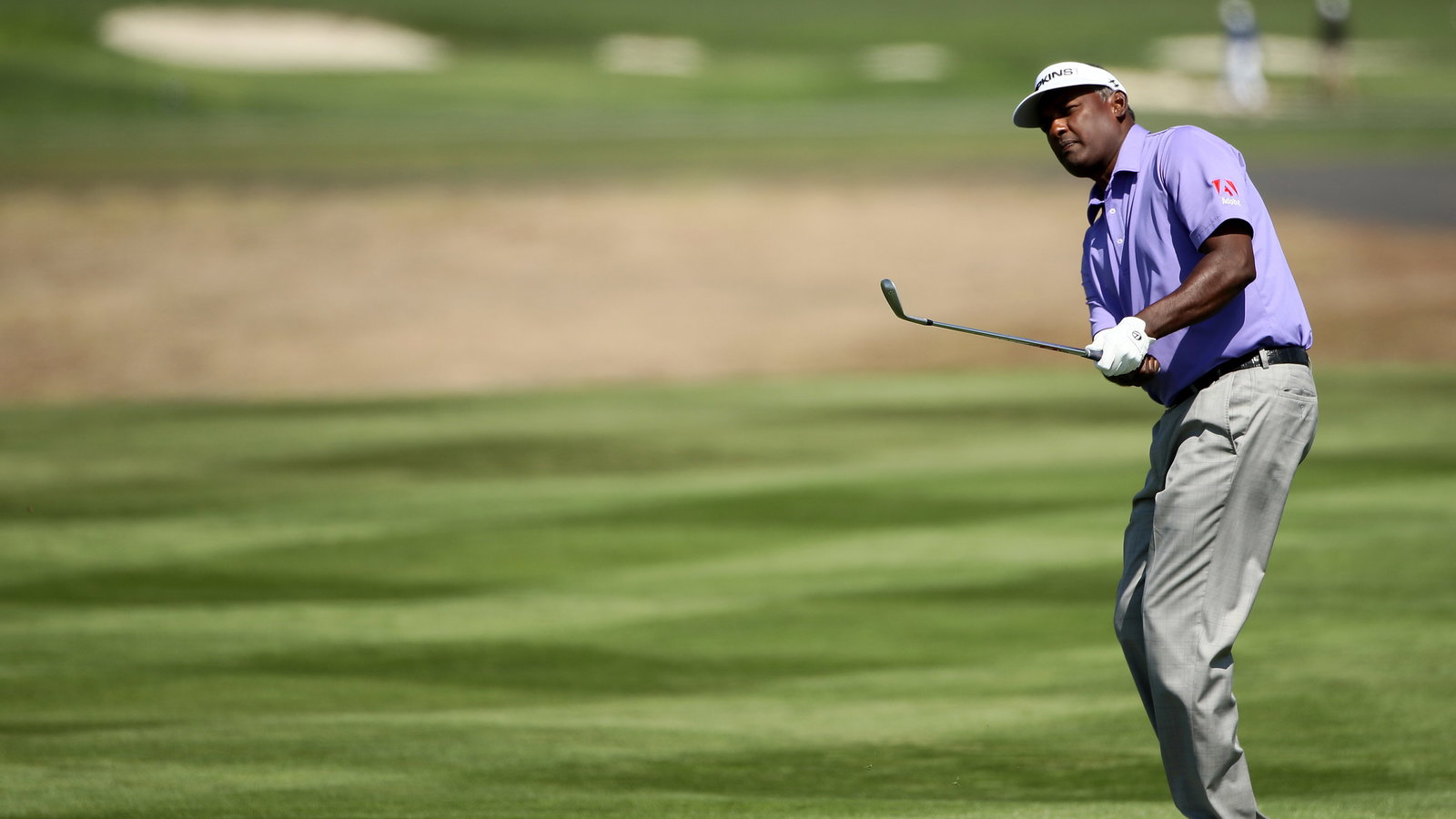 why going cross handed could transform your chipping