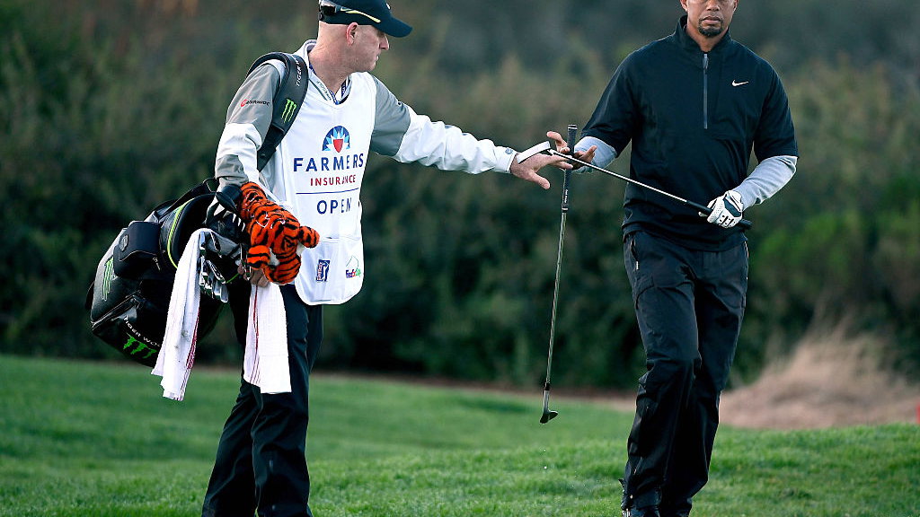 tiger woods yet to ditch nike irons and wedges despite taylormade deal