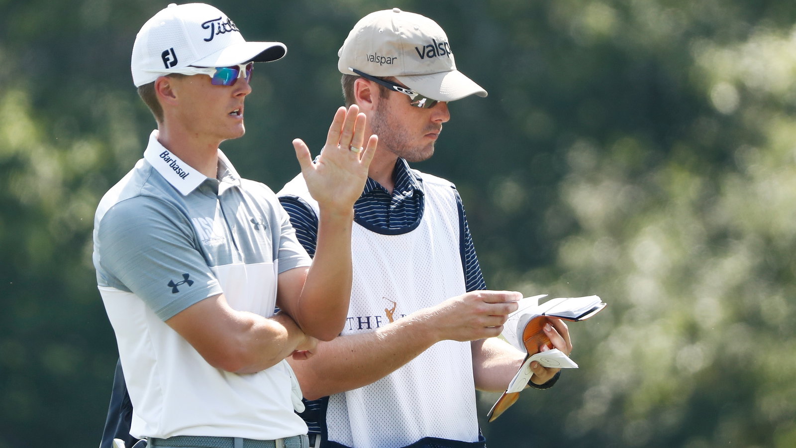 pga tour caddie in critical condition after falling on head at restaurant