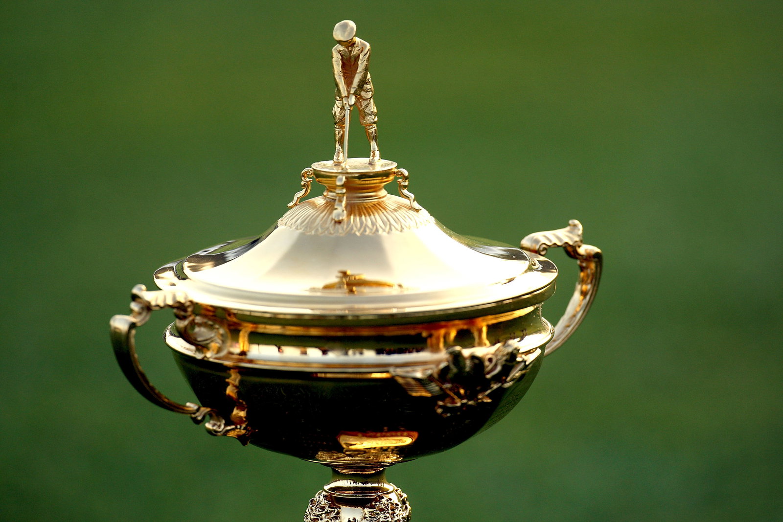 We've guessed the DECADE you were born - just answer these golf q's...