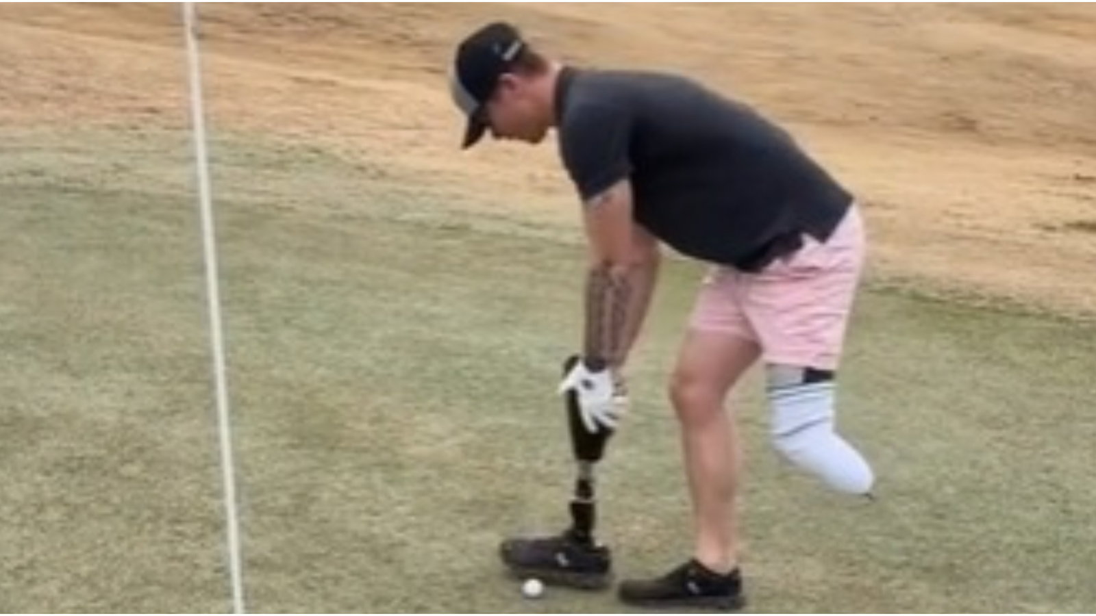 Frustrated golfer FED UP of three-putting drains putt using prosthesis! 