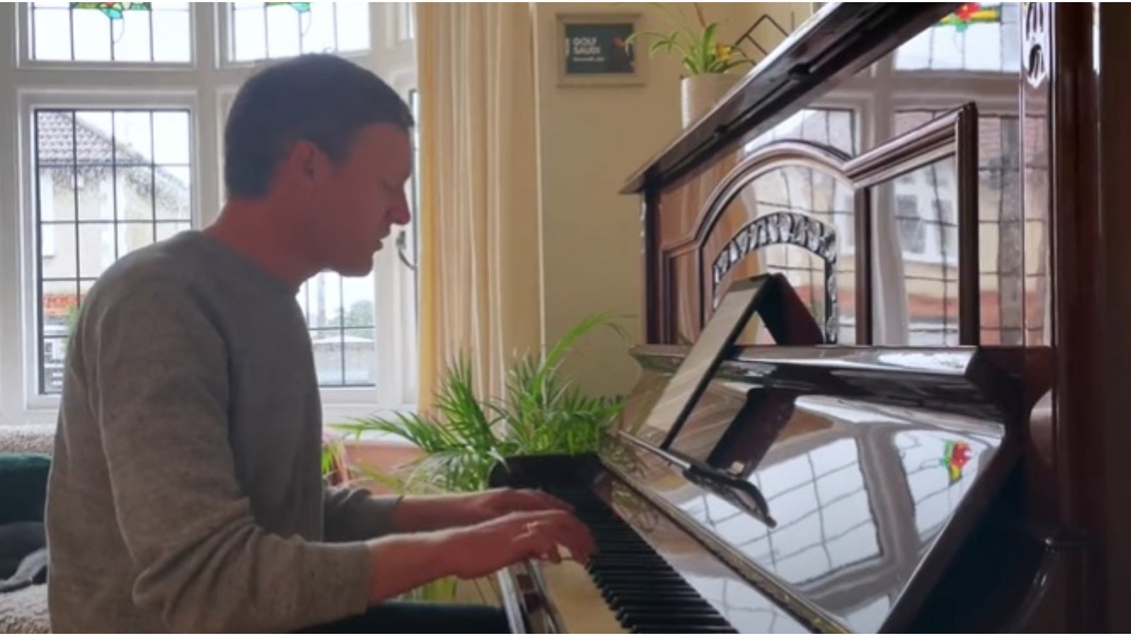 WATCH: Man turns classic folk song into hilarious takedown of PGA Tour pros