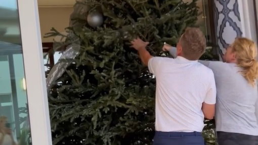 Ian Poulter posts HILARIOUS video of his giant Christmas tree struggle
