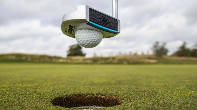 Golfer DISQUALIFIED for changing length of putter