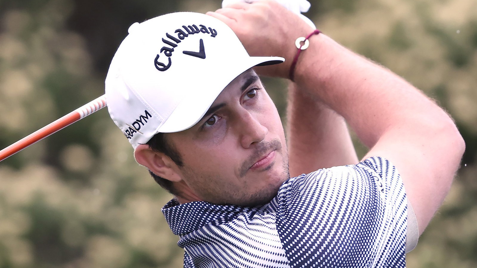 DP World Tour pro doesn't get memo and gets TWO PENALTY STROKES for lifting ball