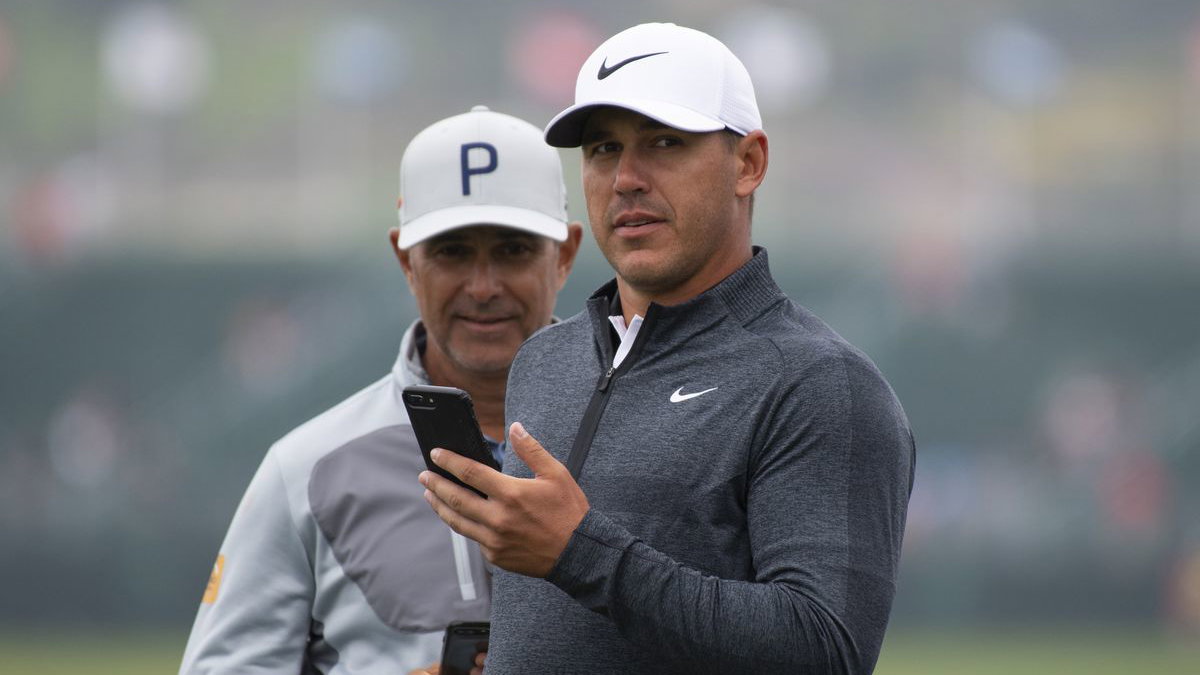 Brooks Koepka FIRES BACK at golf fan's critical tweet about his game