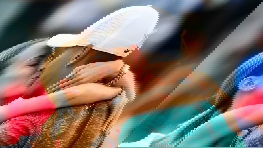 You won't believe the pic Jena Sims has posted of her & Brooks Koepka!