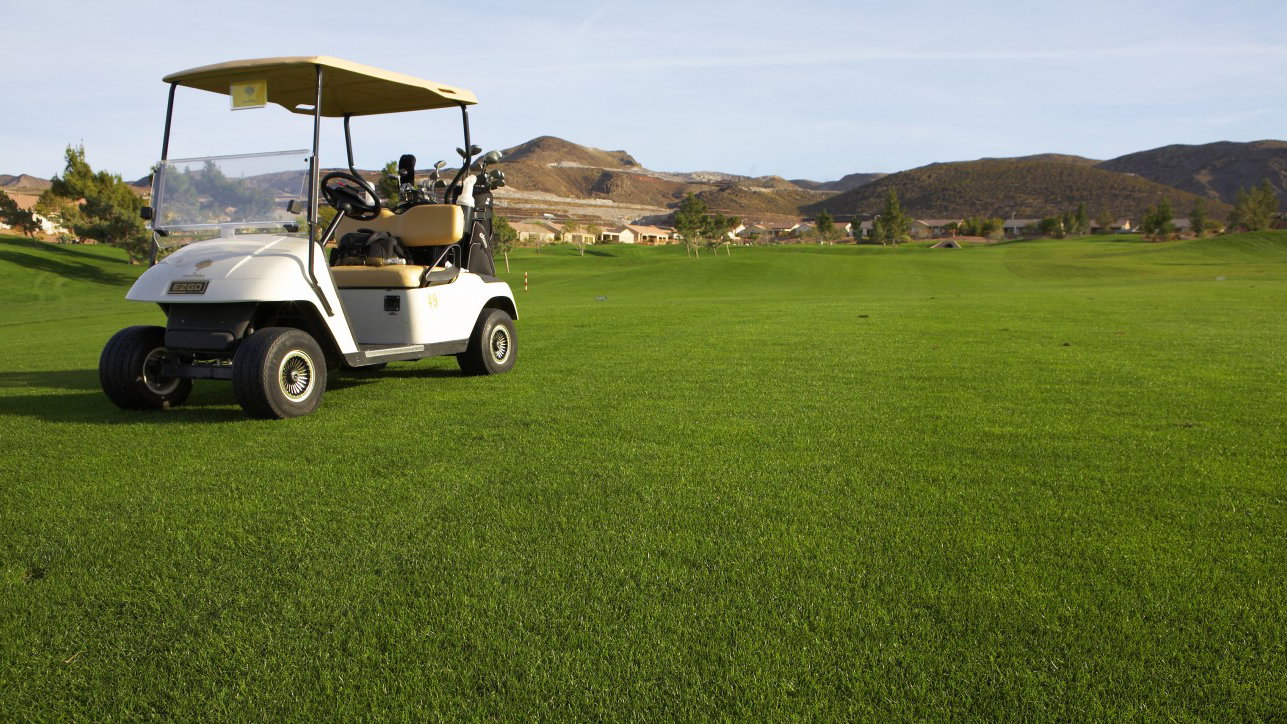 Caddie sues over golf cart crash involving Phil Mickelson's brother