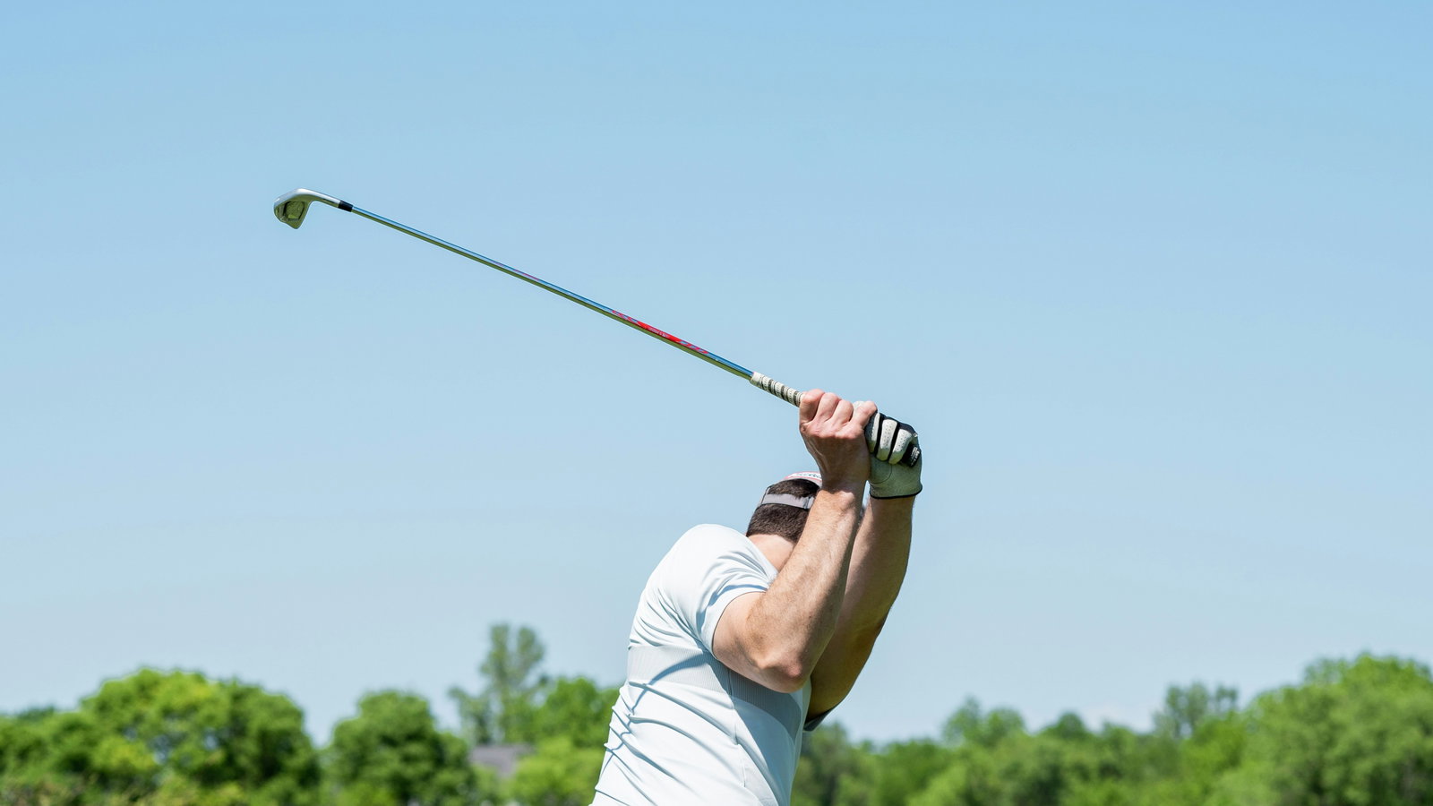 English pro confirms golfer received £100,000 (!) slow play fine