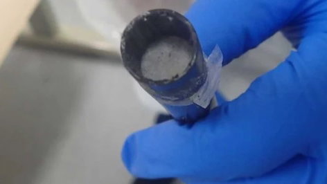 Man arrested for smuggling cocaine in his golf club shafts!