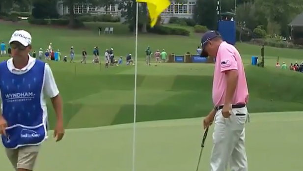 WATCH: Jason Dufner SMASHES his putter against the flag at Wyndham Championship