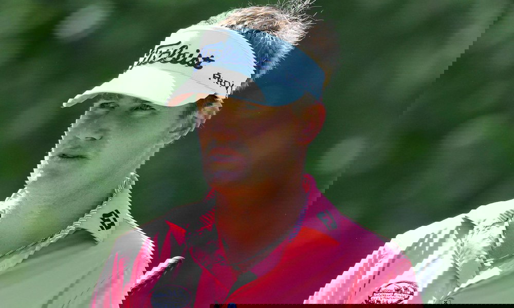 WATCH: Tour pro snaps putter over knee!