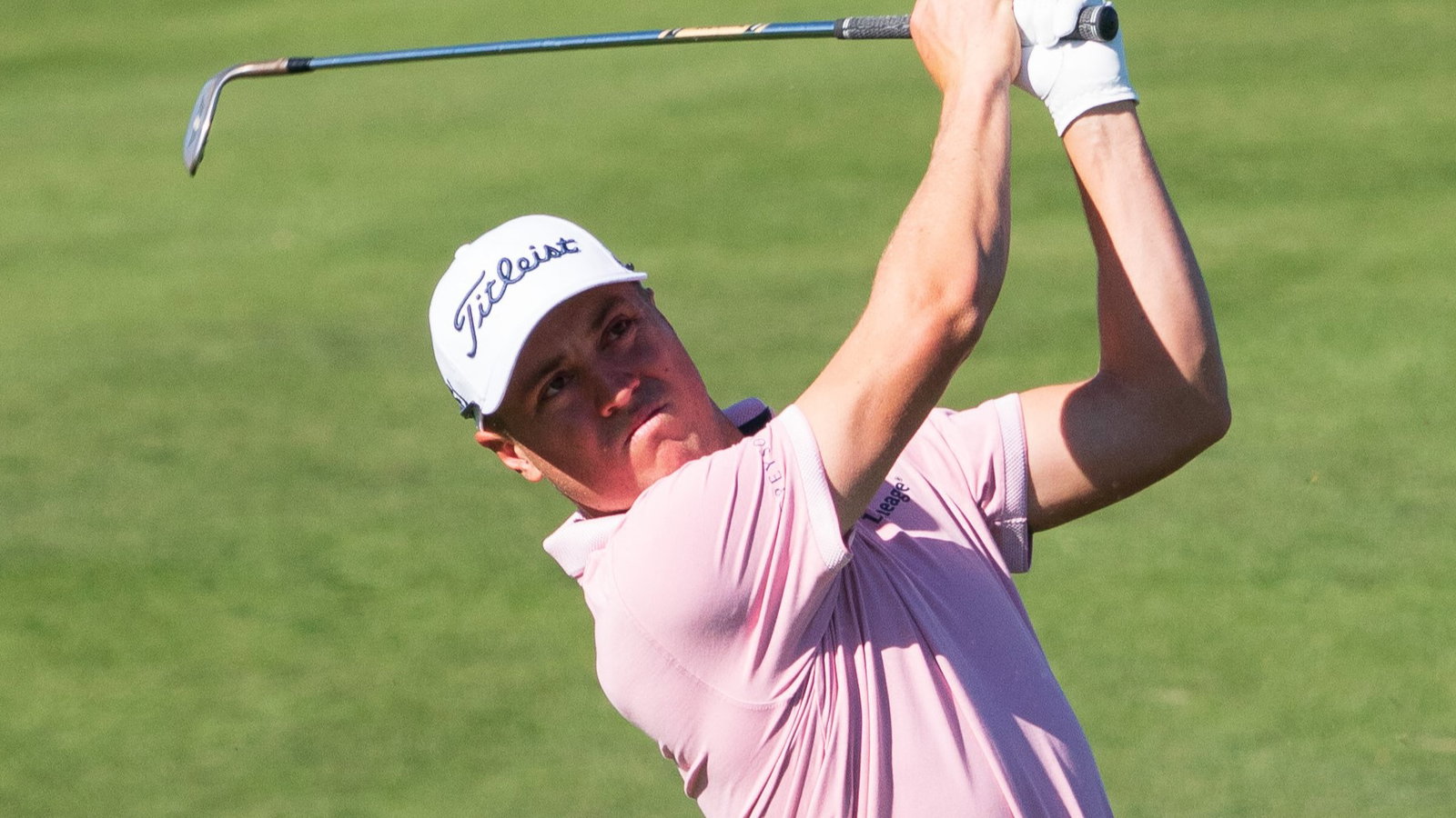 Justin Thomas drops outrageous F-BOMB after ball finds water at Phoenix Open