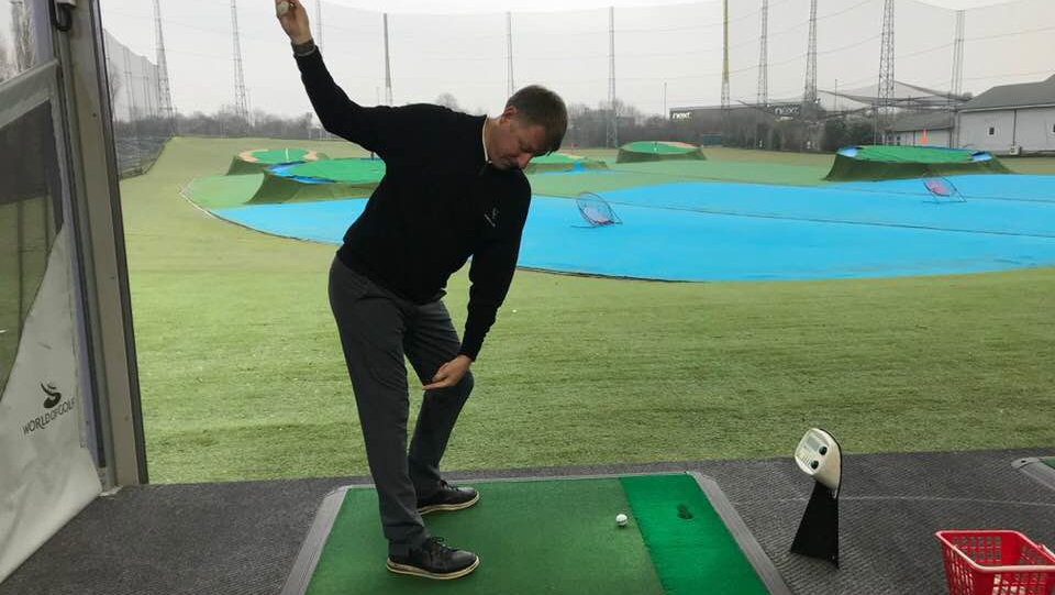 golf tips understanding good knee flex in the golf swing