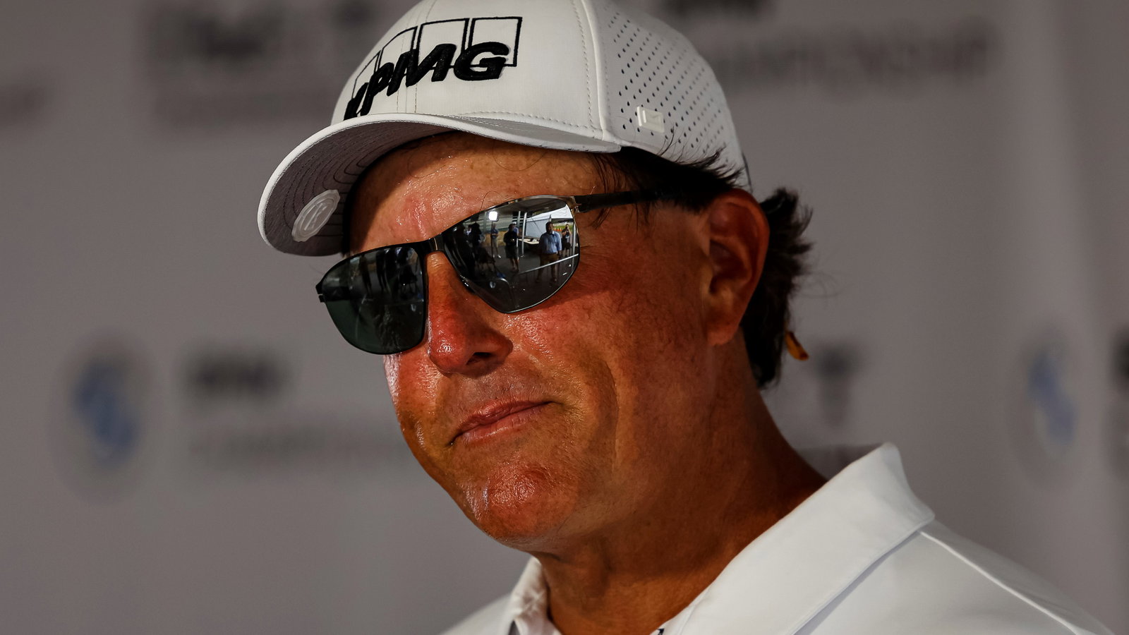 Phil Mickelson's Mum: "Not too many people recognise him"