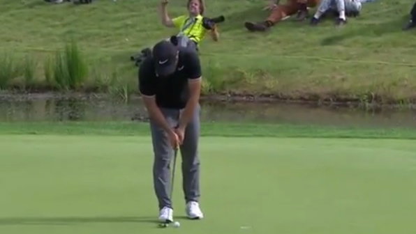 alex levy misses putt to win european open and the photographer is absolutely livid