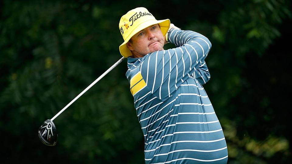 WATCH: Miguel Angel Jimenez wins with sunnies under his PING cap!