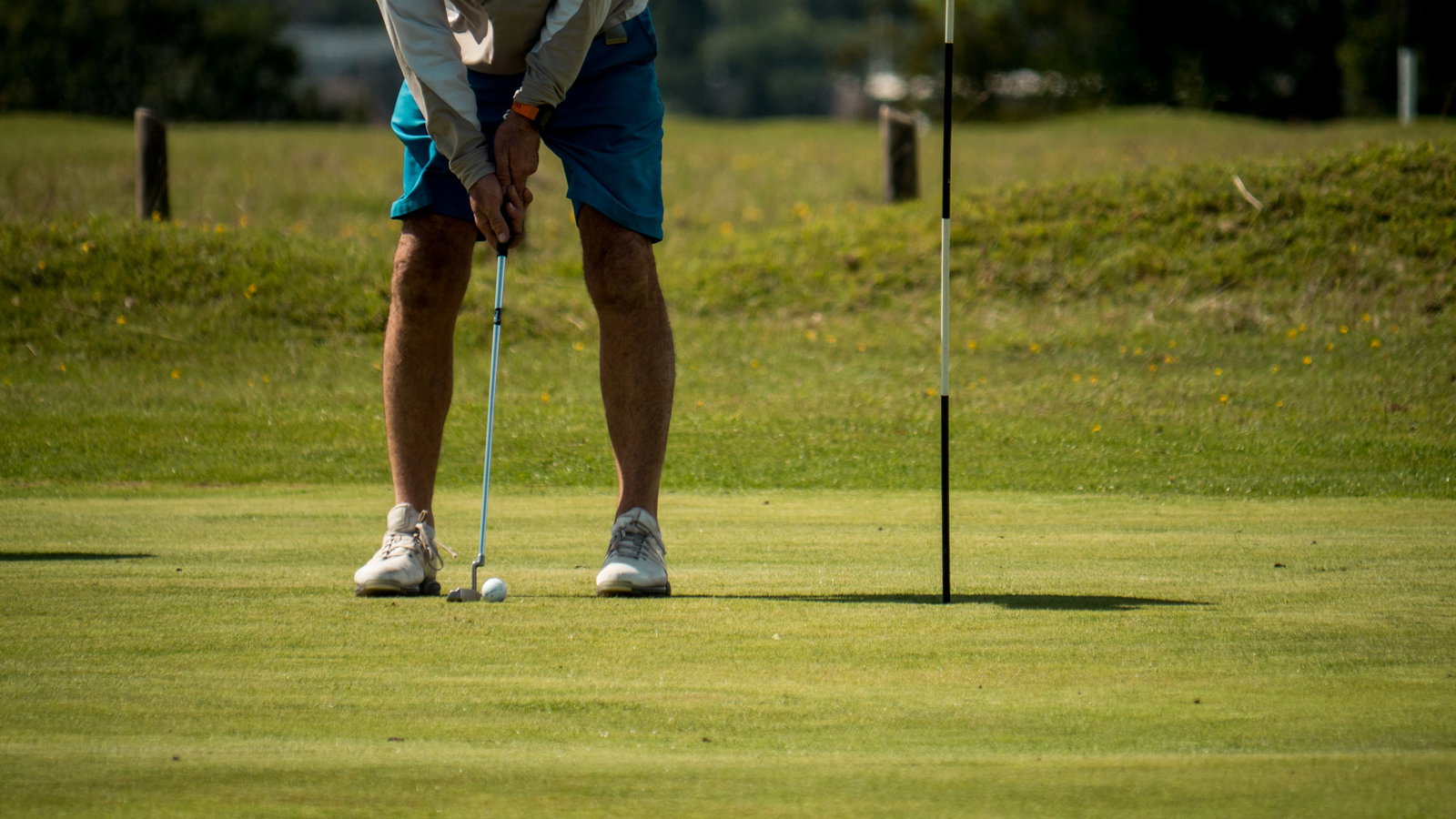 Golfer CHANGES FLAG LOCATION to leave tap-in birdie