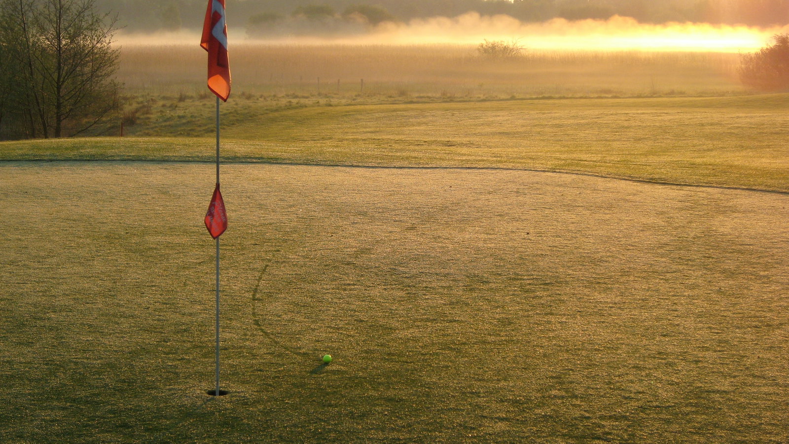 Golf Wales "disappointed" that courses remain closed during lockdown