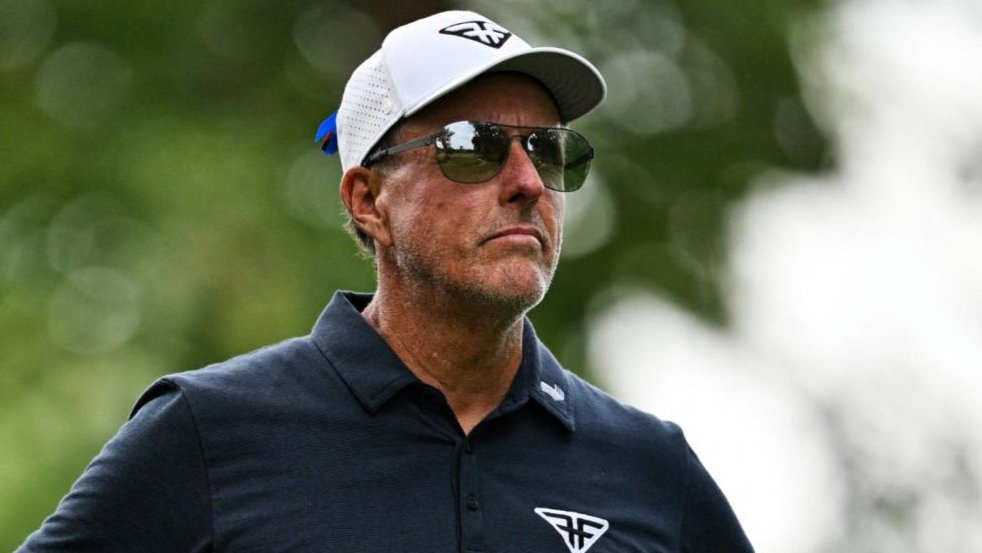 Phil Mickelson does the most incredible thing for aspiring PGA Tour pro