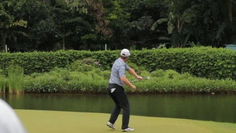 Grayson Murray loses his cool at CIMB Classic