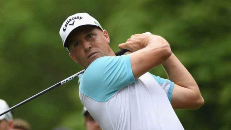 Alex Noren continues to lead in Bermuda and "wants to see it a little tougher"