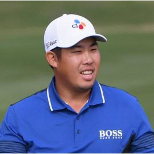 Tour pros involved in spicy exchange: "I hope you can get your card"