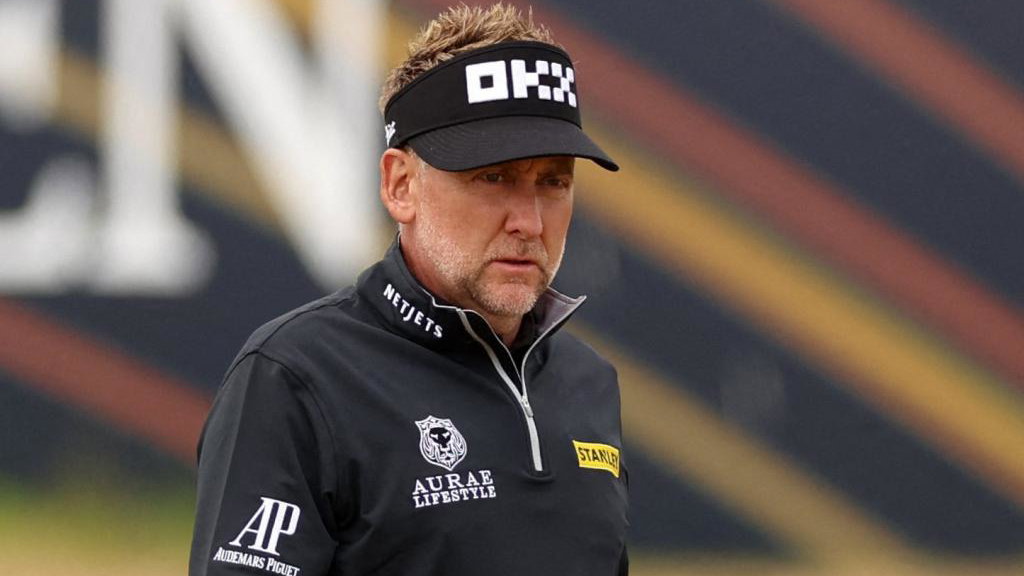 Ian Poulter HITS OUT at DP World Tour in latest tweet about Cam Smith fans