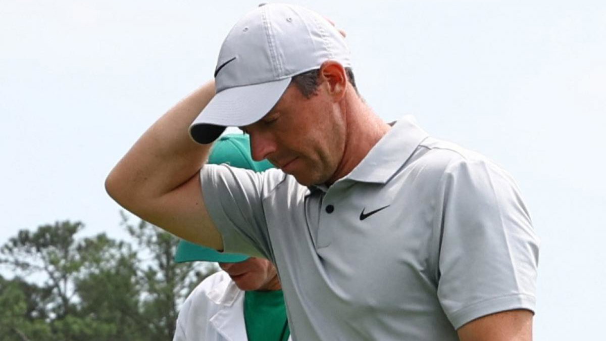 Rory McIlroy cracks jokes about Masters misery: "How do you think I feel?!"