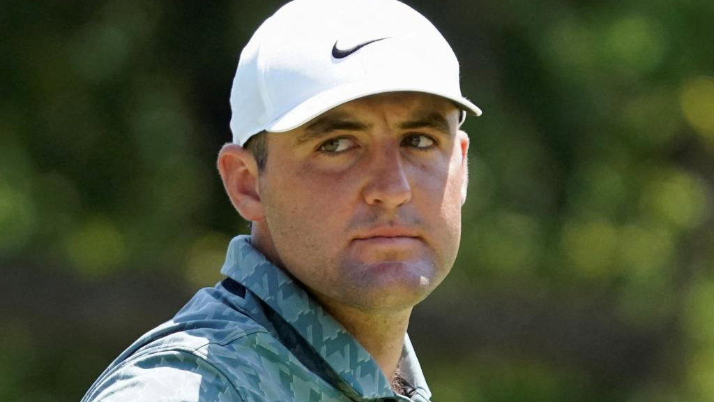 Billy Foster RIPS Scottie Scheffler on 1st tee at Kapalua: "Greedy..."