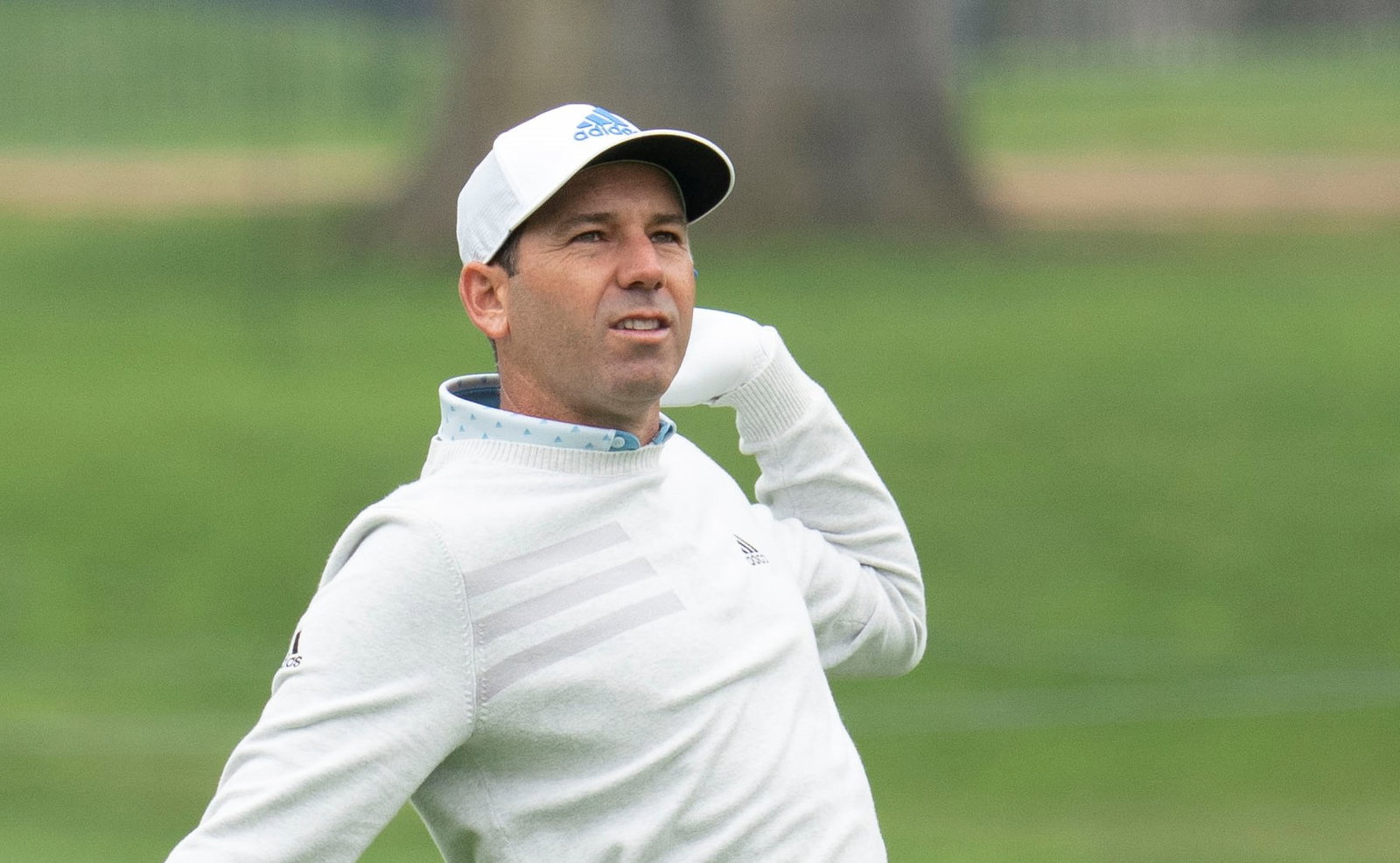 Golfer gets HOLE-IN-ONE using a PUTTER on 102-yard par-3!