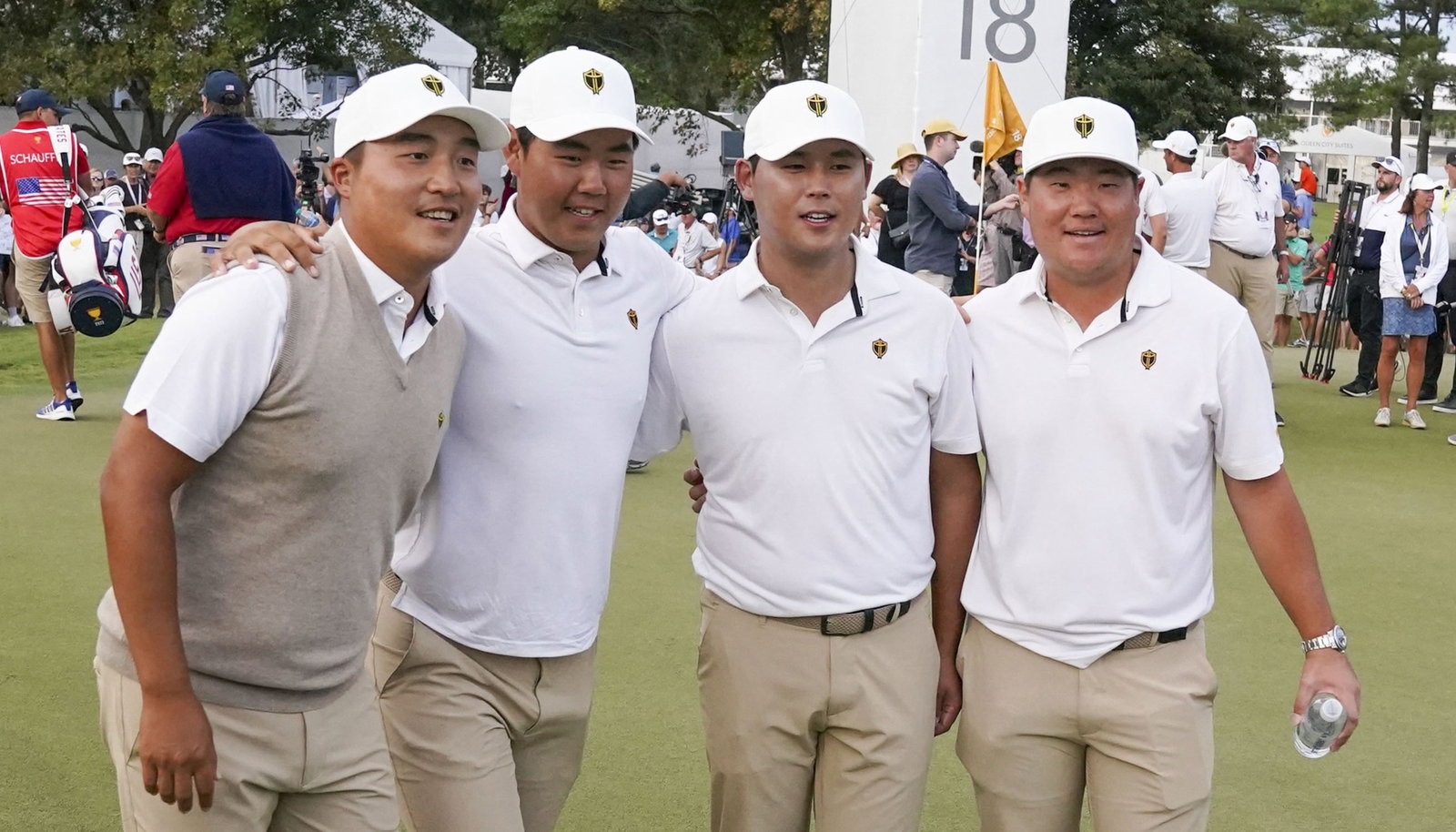 Phil Mickelson WITHDRAWS from antitrust lawsuit filed against PGA Tour