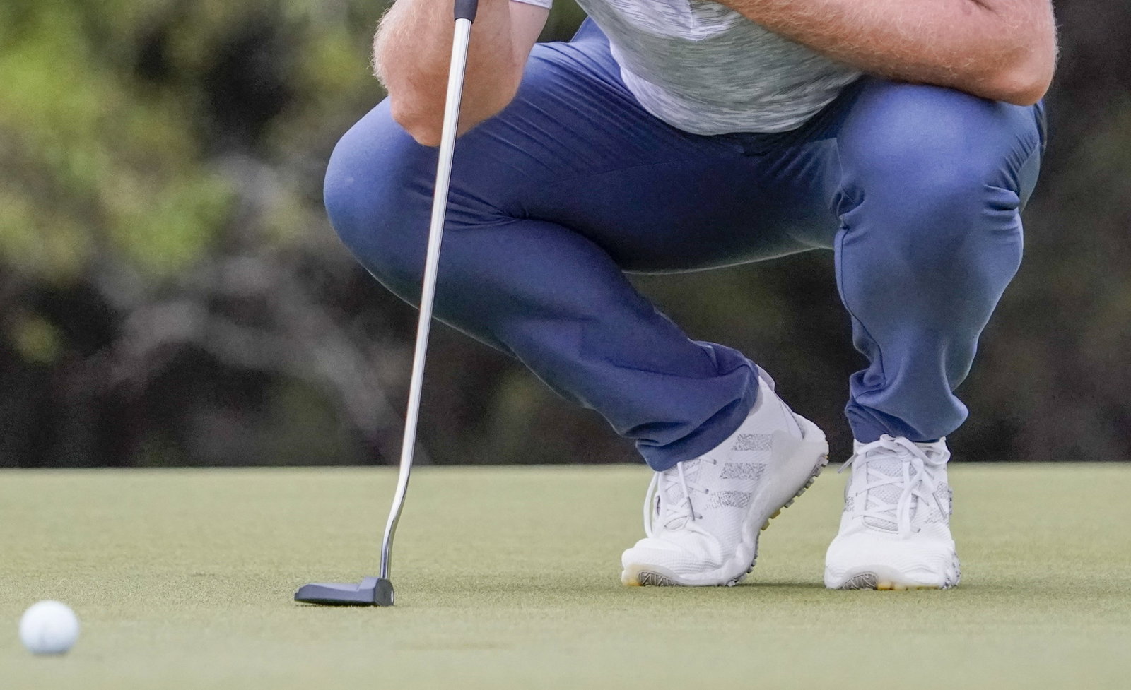 England's Masters favourite SOILED HIMSELF on putting green before tee time!