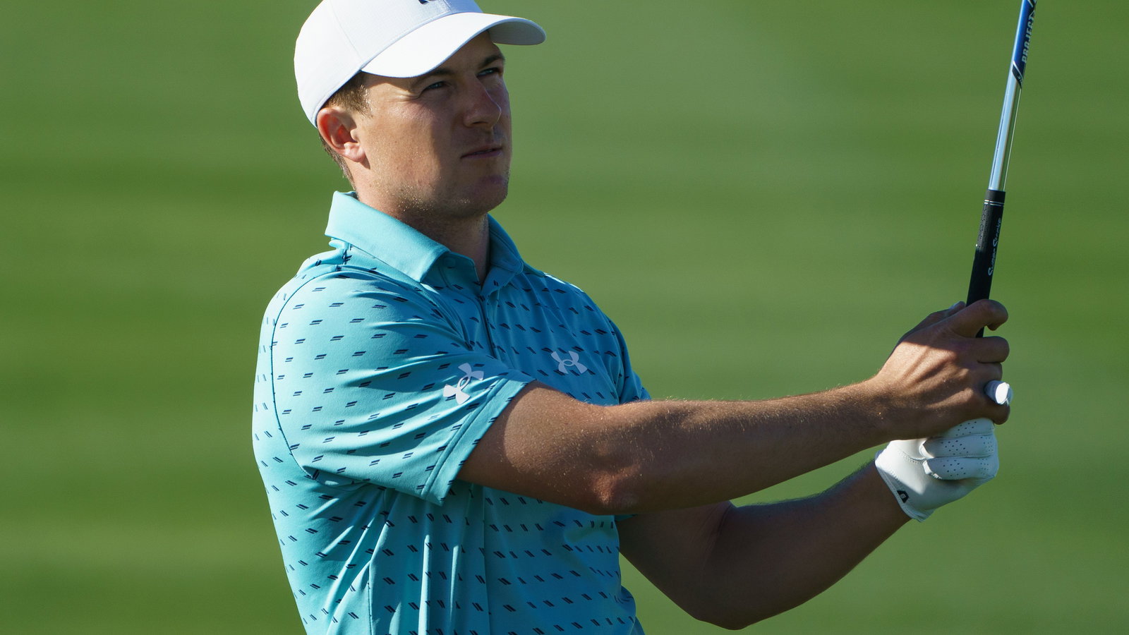 Jordan Spieth HOLES OUT FOR EAGLE from 113 yards at Pebble Beach!
