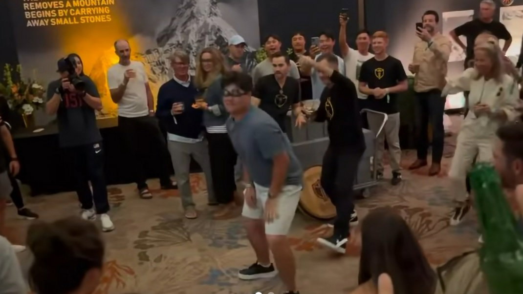 Sungjae Im gives it large to 'Gangnam Style' at Presidents Cup After Party!