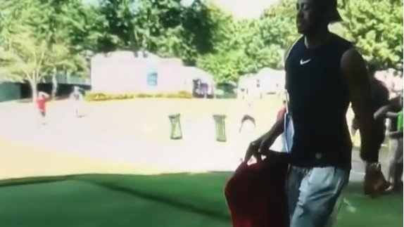 Tiger Woods shows up to Tour Championship final round in wife beater