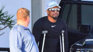 Golf fans react as Tiger Woods is seen APPLYING WEIGHT to injured leg