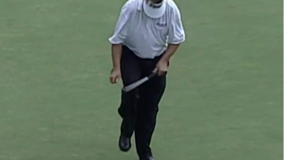 Golf fans react to Tim Herron SNAPPING HIS PUTTER in throwback PGA TOUR footage 
