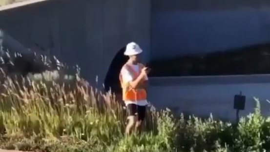 Golfer TRICKS his girlfriend by wearing work gear on video call