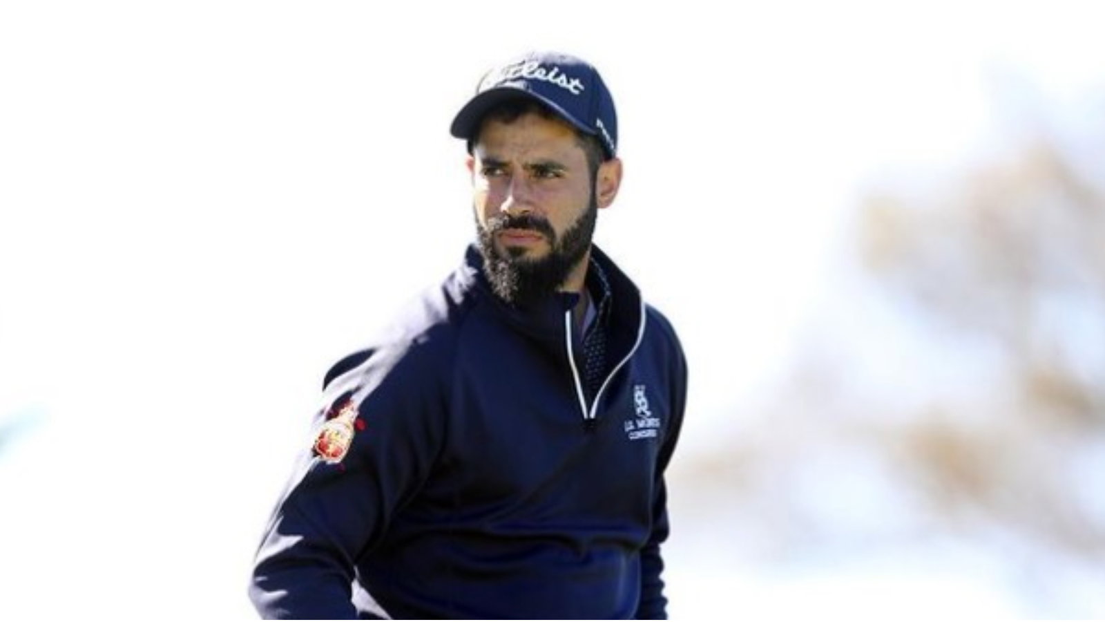 DP World Tour professional hits BACKWARDS FLOP SHOT from bunker