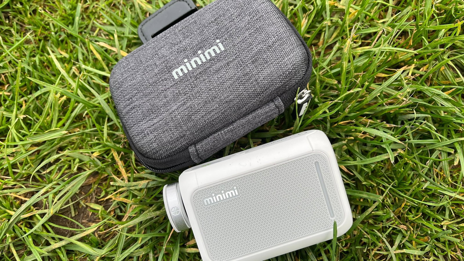 CaddyTalk minimi golf rangefinder: "Light, sleek and very smart!"