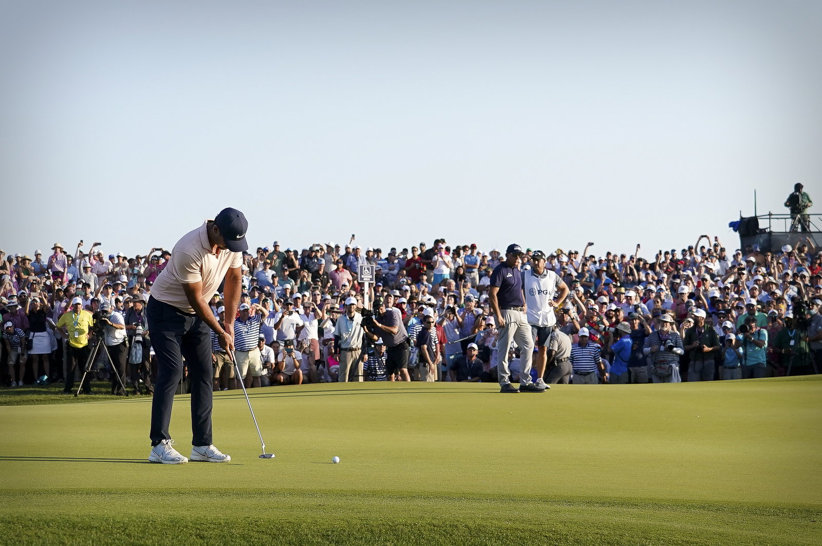 Brooks Koepka FUMING over Phil Mickelson's SEA OF FANS on 18 at US PGA