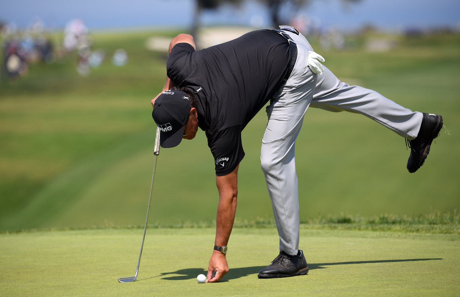 Phil Mickelson UNHAPPY with golf fans during first round of US Open