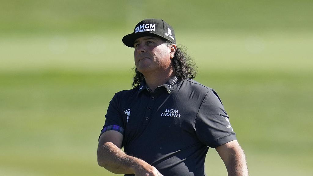 Which LIV Golf players are out of contract?