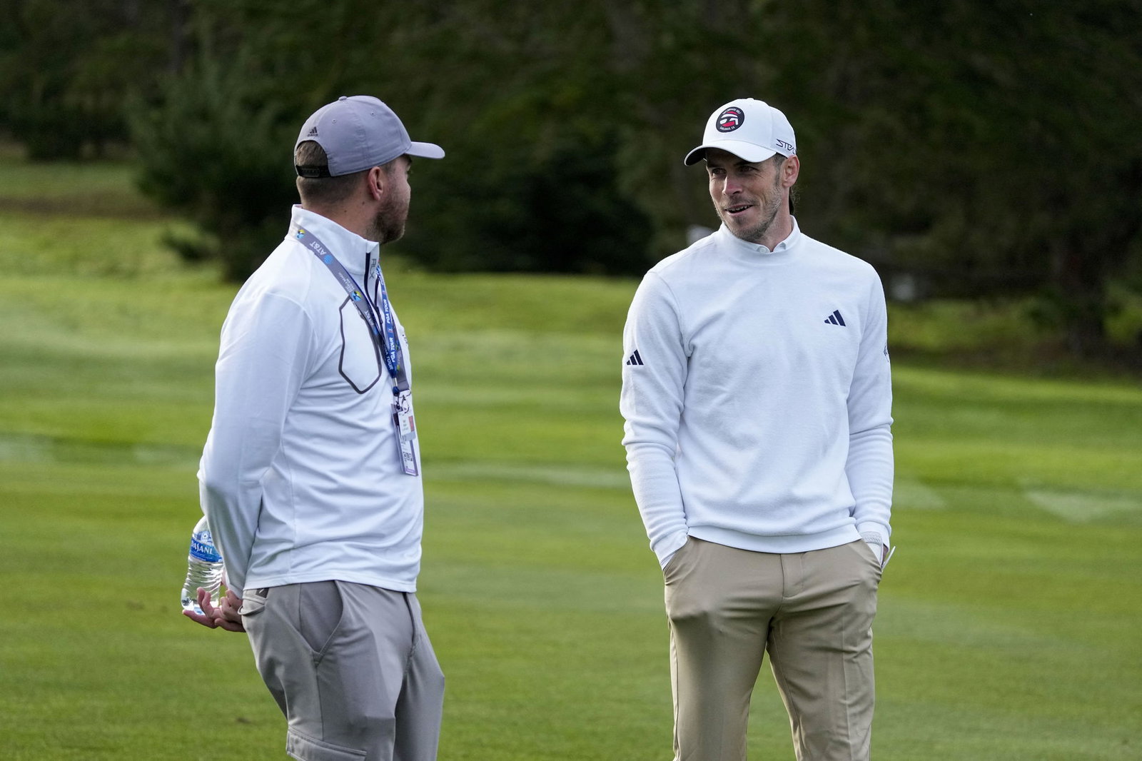 Golf-mad Gareth Bale reacts to Wrexham plea from Hollywood stars!