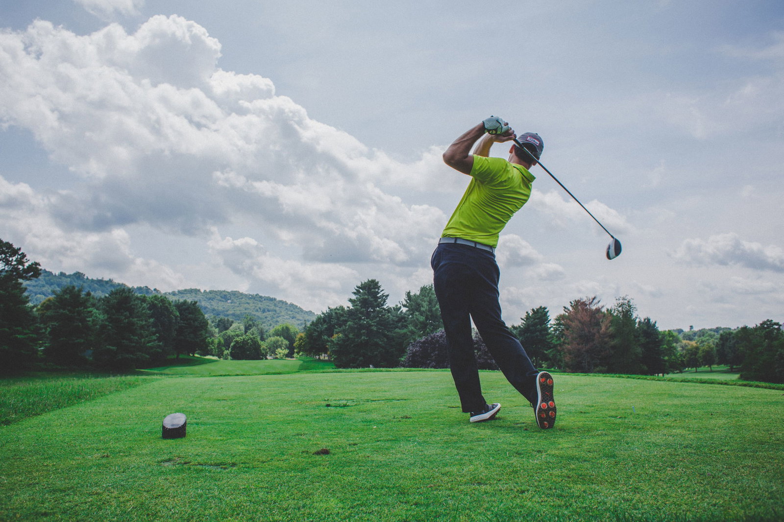 Did you know this rule on ACCIDENTALLY HITTING your ball on the GREEN?