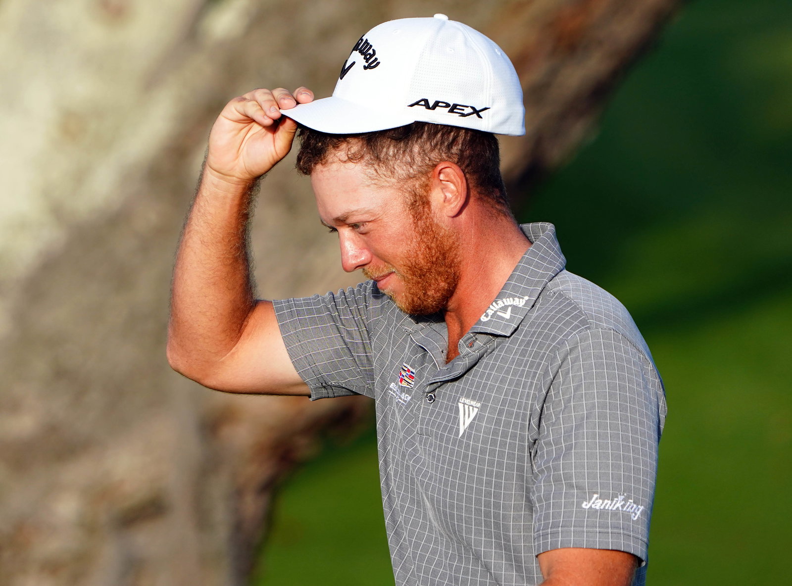 WATCH: PGA Tour star Talor Gooch NEARLY WIPED OUT on the first tee at Sony Open